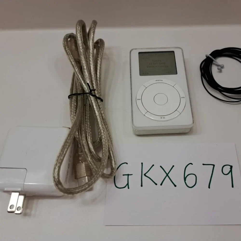 iPod Classic 1st Generation 10GB (+ New Extended Battery + Original Charger) #2